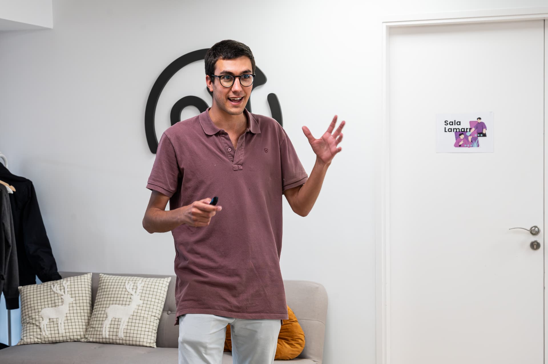 Ponente explicando durante una sesión en espacio_RES